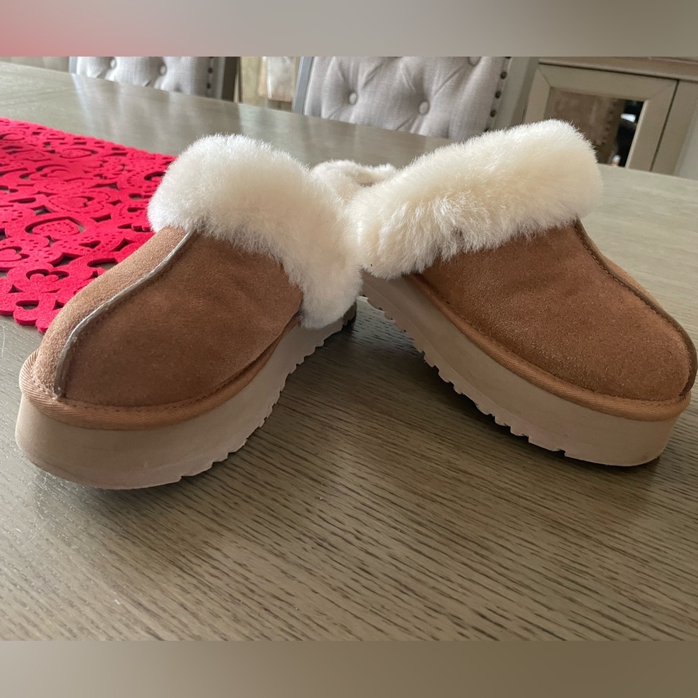 UGG Disquette Slipper in
Chestnut